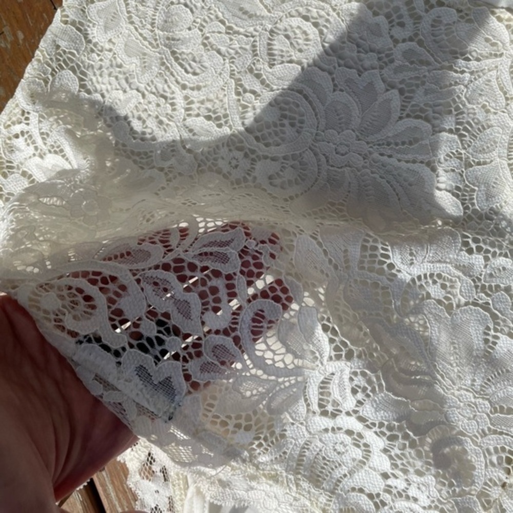 3/$30 Dynamite Creme Lace Bodysuit - Picture 9 of 11